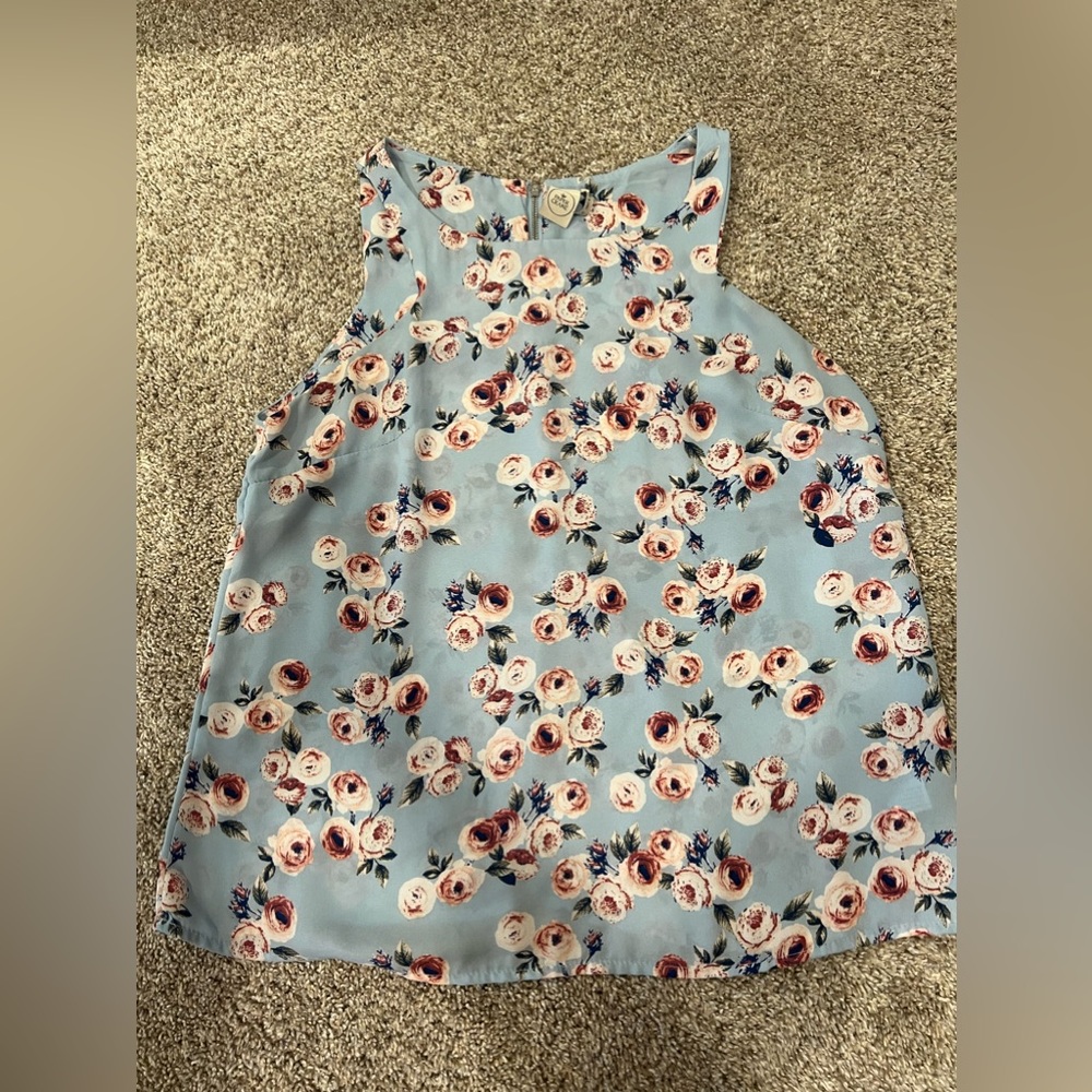 Floral tank top/blouse (Paper Crane, size Medium, fits like a small)